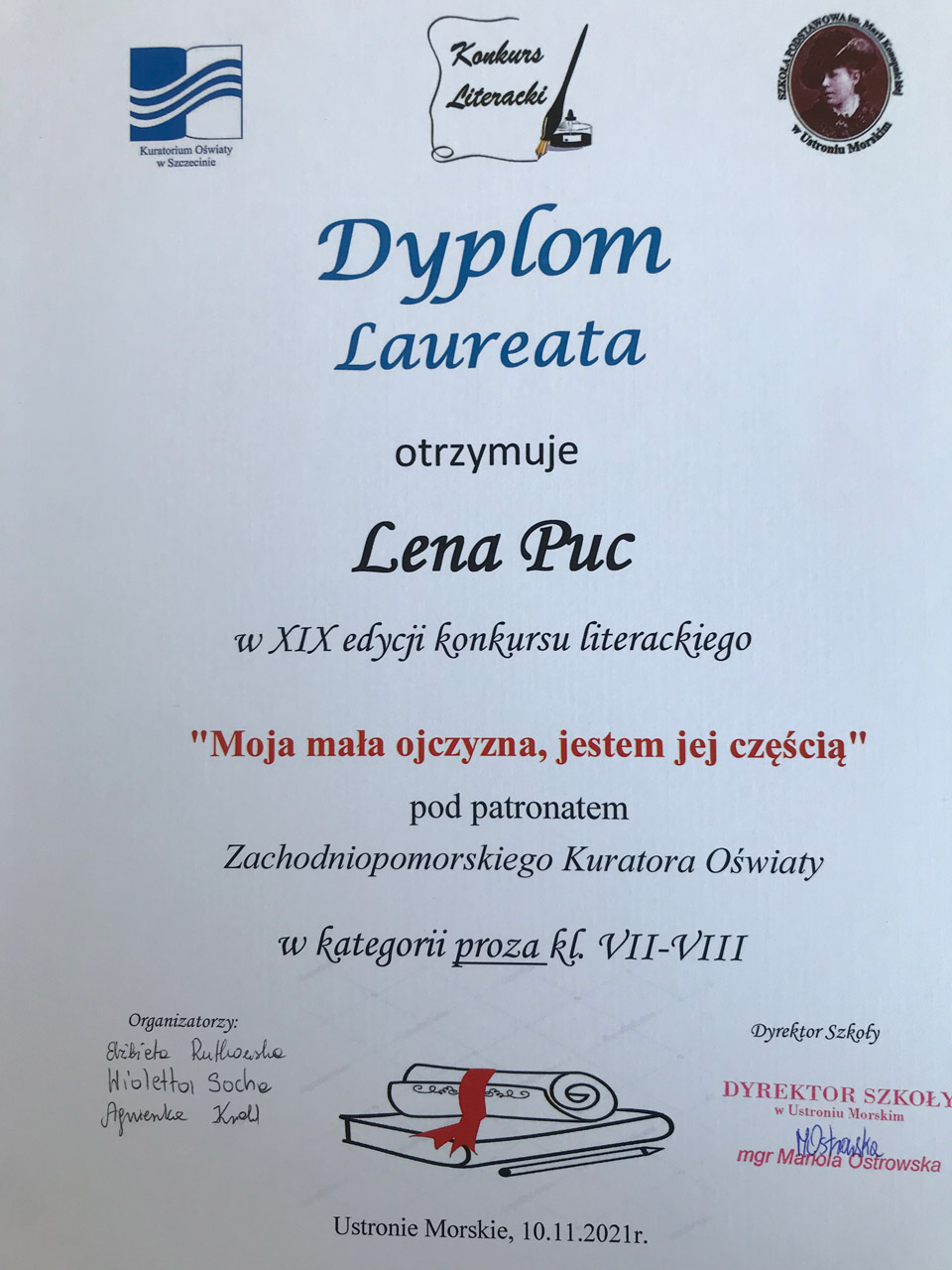 Grafika przedstawia dyplom dla laureata konkursu literackiego - Leny Puc