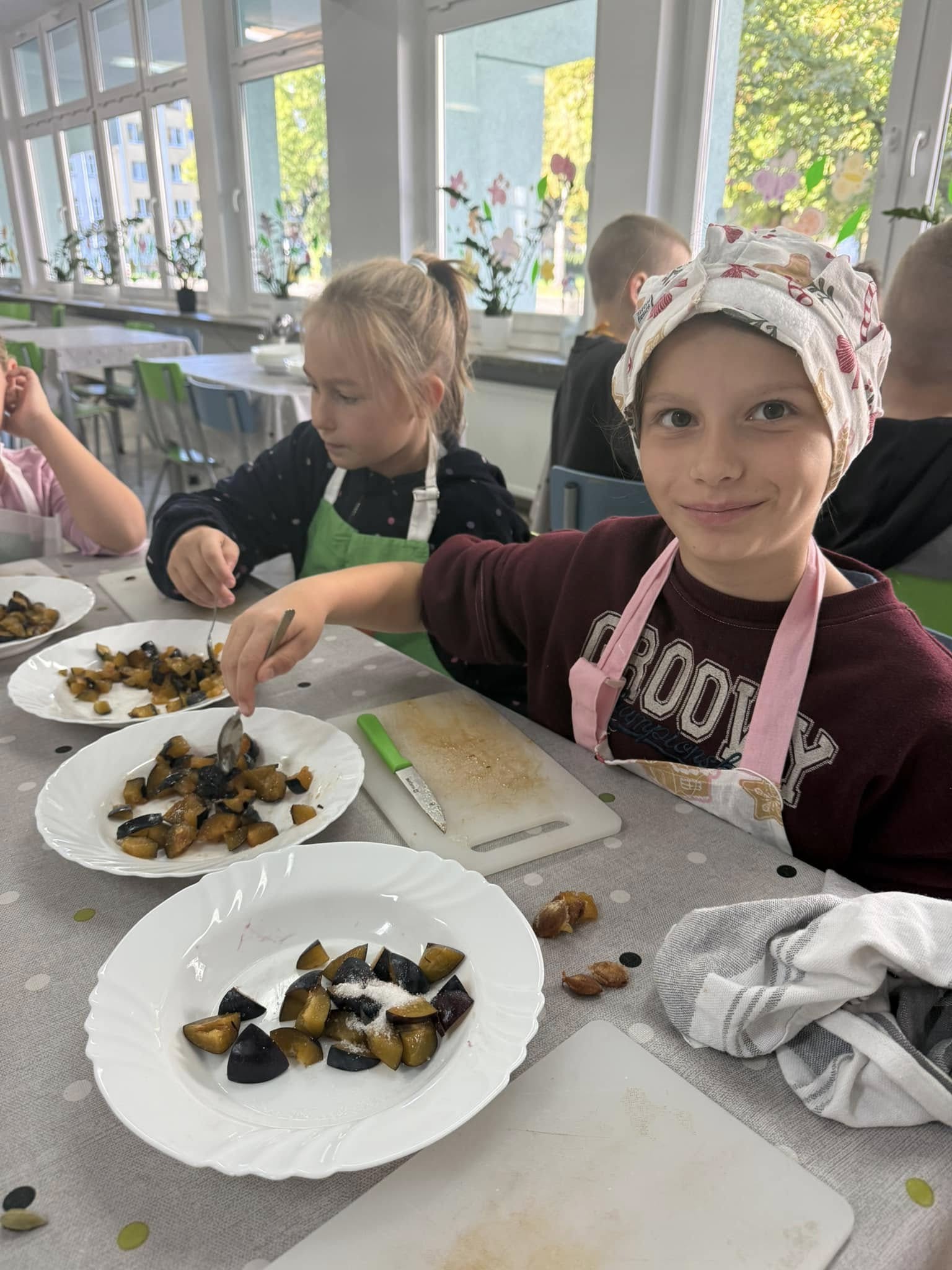 Zajęcia kreatywne &ldquo;Ciastko z dziurką&rdquo; w klasie 2 b.