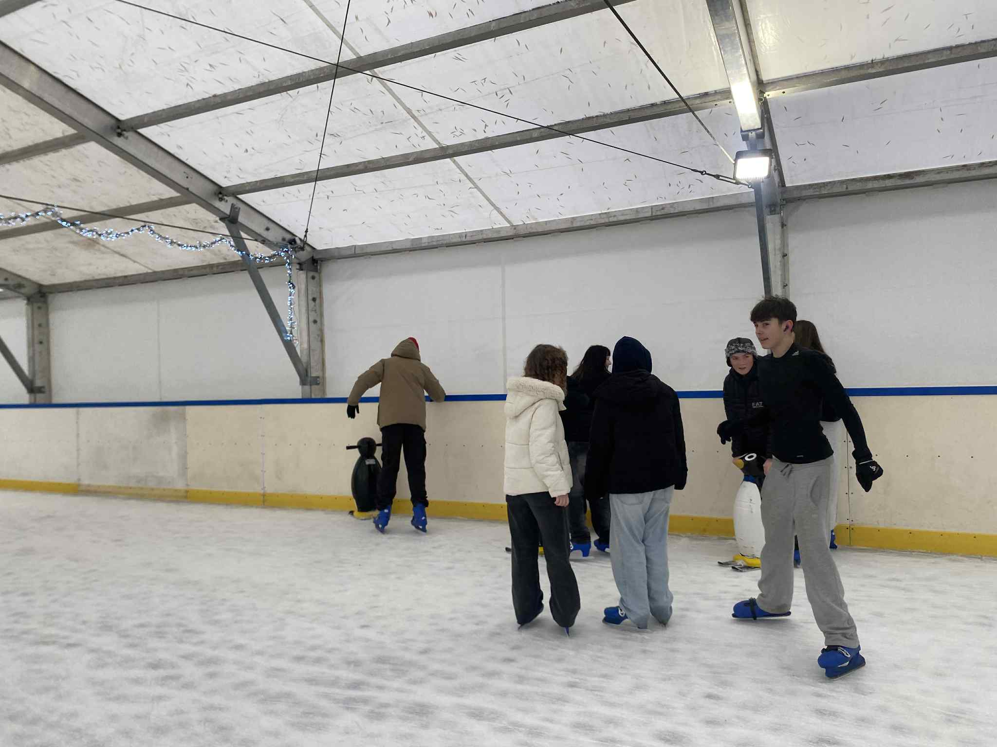 Mikołajkowe lodowisko klasy 8a